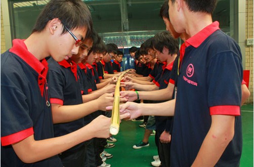 �Ĵ���ͨ����ѧУ������չ�