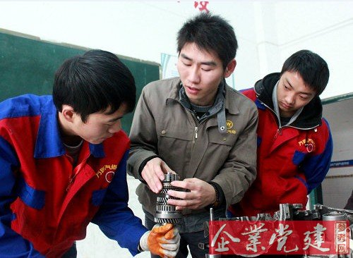 技术人才紧缺 学汽修成就高薪未来