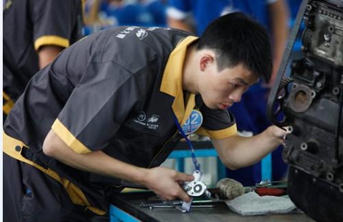 “万通杯”参赛选手奋勇征战