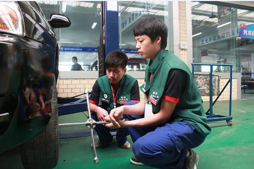 兴趣小组以实战促学习 实用型社团深受欢迎