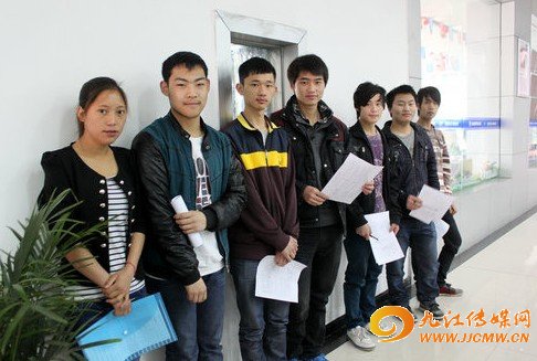 �Ⱥ����Ե���ͨѧ��