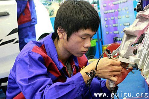 ���ľ������ɽ���ְ����