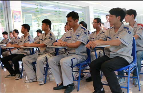 四川万通学校招聘会现场