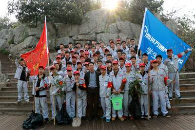 成都万通师生植树