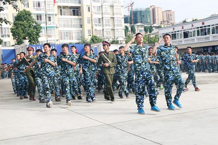 成都万通汽修教育