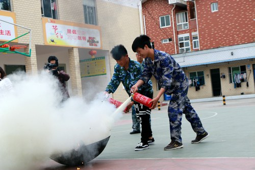 成都万通汽车教育