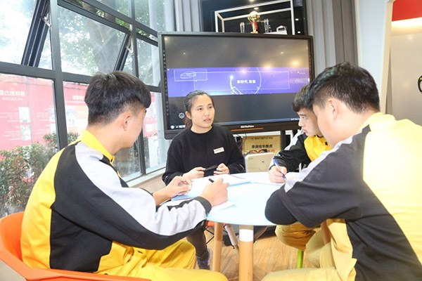 �Ĵ���ͨ����ҵ��ʦָ��ѧ�����Լ���