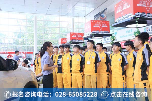 ���乤����Ա����Ϊ��ͨѧ�ӽ�������Ӫ������