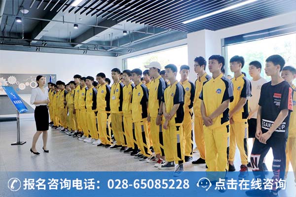 ���乤����Ա����Ϊ��ͨѧ�ӽ���δ��ְ����չ�ռ�