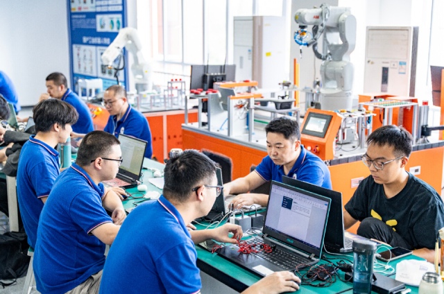 ʲô��PLC��̣�